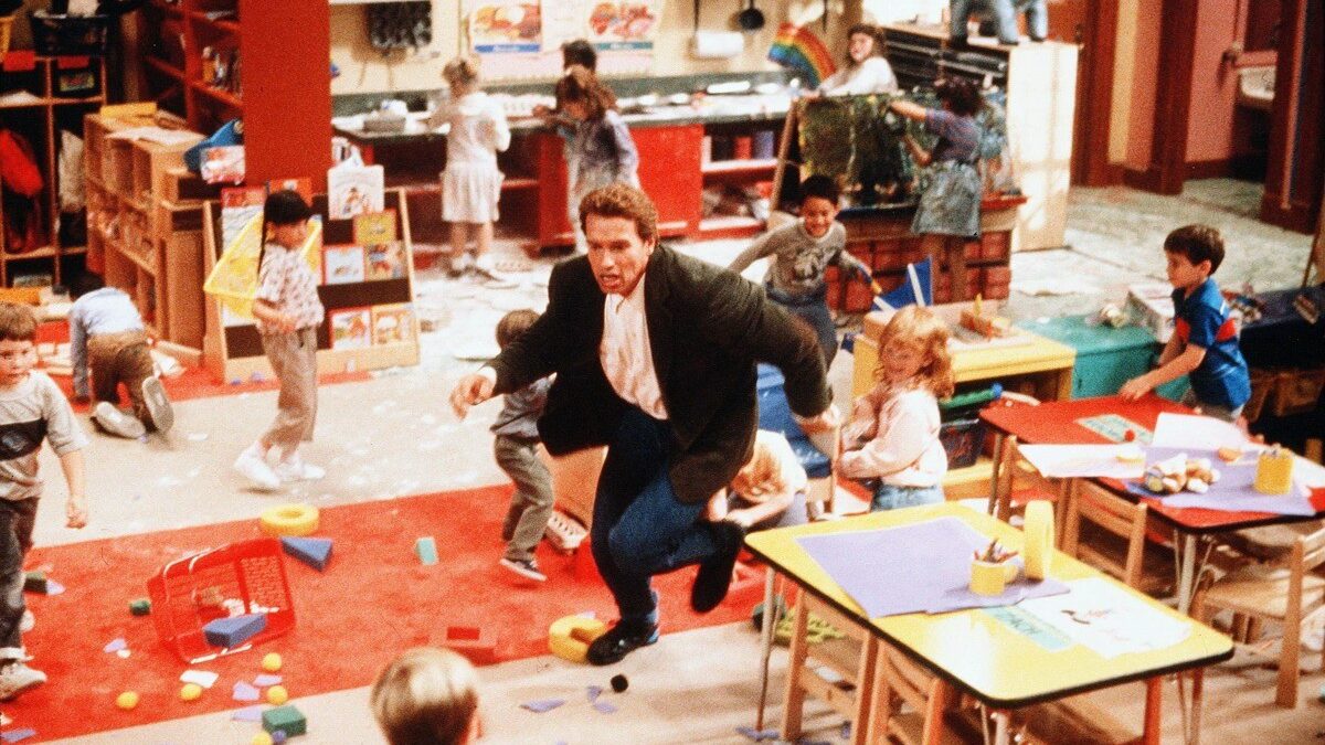 Stasera in TV, Un poliziotto alle elementari con Arnold Schwarzenegger, su Italia 1