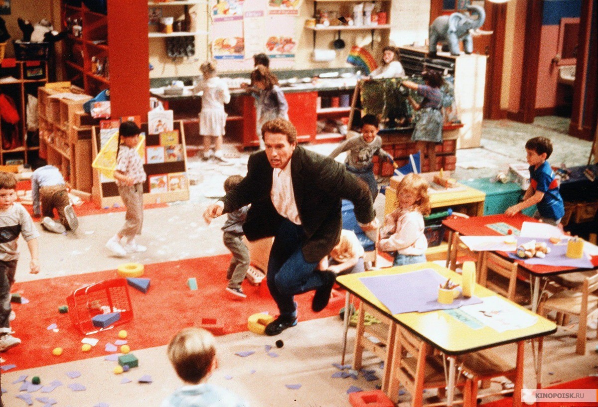 Stasera in TV, Un poliziotto alle elementari con Arnold Schwarzenegger, su Italia 1