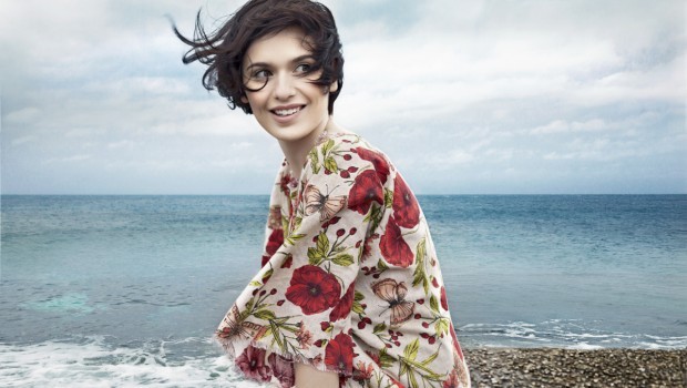 Erica Mou, Contro le onde: “Mi sono sempre piaciute le contaminazioni con l’elettronica” – intervista Soundsblog