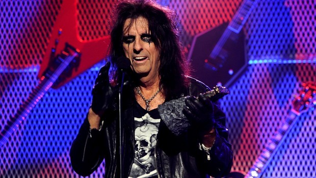 Alice Cooper: “Chiamare rockband i Mumford & Sons è un’offesa al rock and roll”
