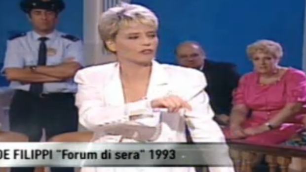 Maria De Filippi a Forum nel 1993 in causa col suo salumiere di fiducia