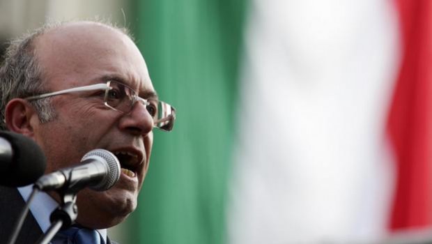 Francesco Storace contro la Rai: “Azienda di m*rda, senza dignità”