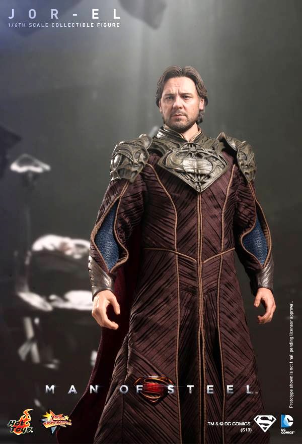 L’uomo d’acciaio – foto action figure Jor-El / Russell Crowe