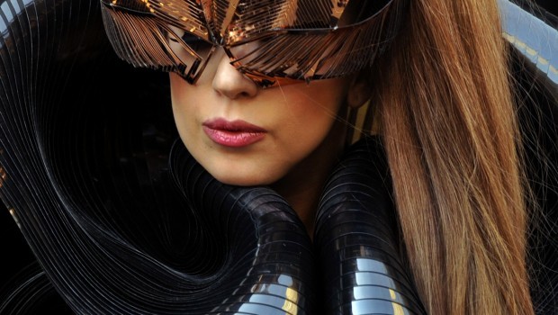 Lady Gaga, Posh Life: audio, testo e traduzione della canzone per le TLC