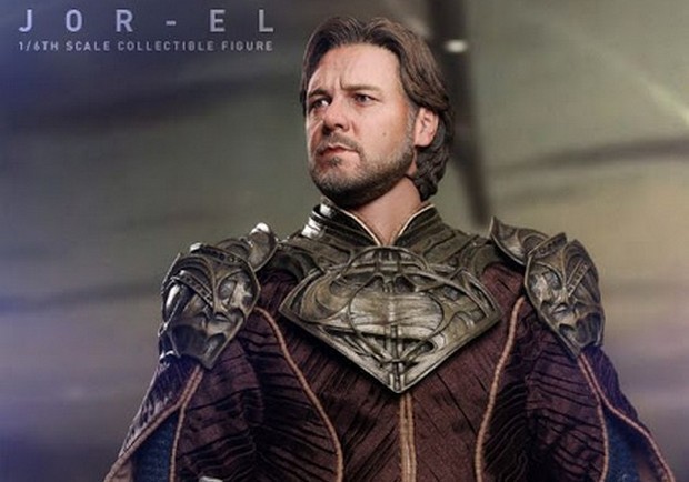 L’uomo d’acciaio – l’action figure di Russell Crowe nei panni di Jor-El
