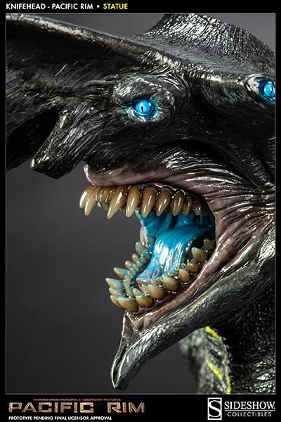 Pacific Rim – foto della statua del Knifehead