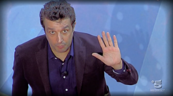 Flavio Insinna: “Affari tuoi un arrivo, non volevo fare il preserale. Voglio la seconda serata su RaiTre”