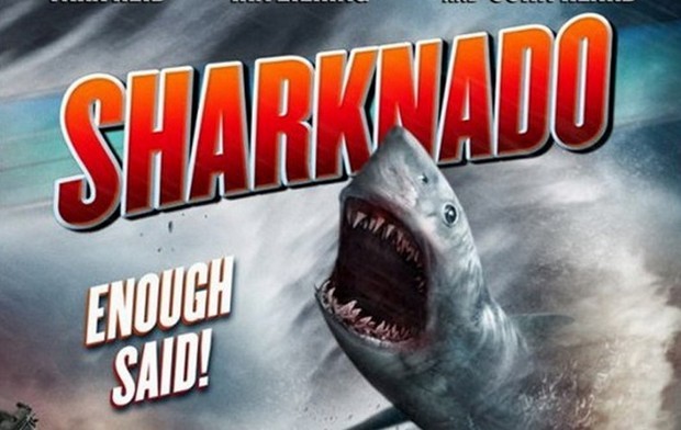 Sharknado: trailer e poster del disaster-movie con tornado e squali volanti