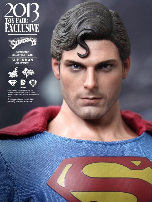 Superman 3 – foto action figure di Christopher Reeve in versione malvagia