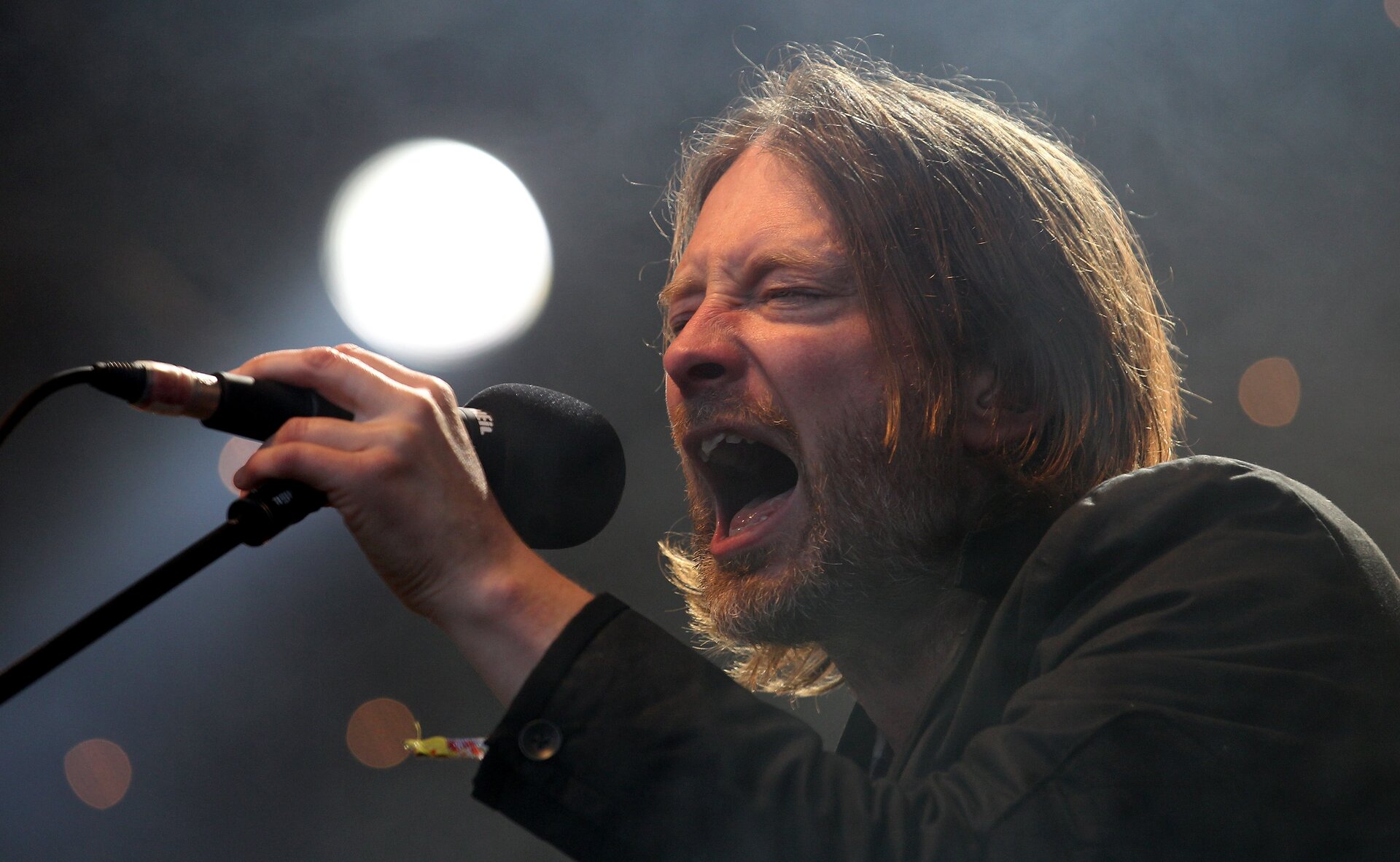 Thom Yorke contro Spotify: “Con questa modalità i nuovi artisti non vengono pagati un ca**o”