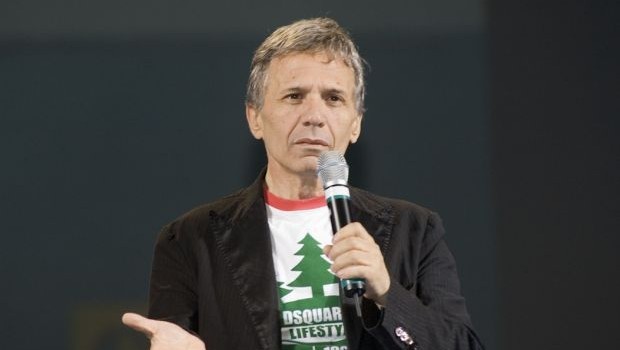 Tonino Accolla, questa sera su Italia 1 una maratona Simpson per ricordarlo