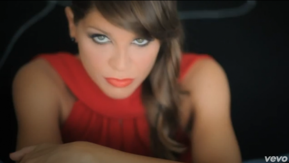 Alessandra Amoroso, Amore puro: video ufficiale e testo