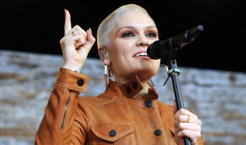 Jessie J, Excuse My Rude feat. Becky G: lyric video, testo e traduzione