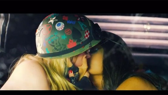 Avril Lavigne Rock’n’Roll: video, testo e traduzione