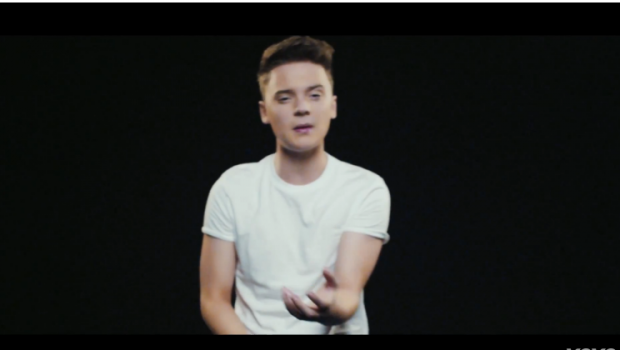 Conor Maynard, R U Crazy: video ufficiale, testo e traduzione