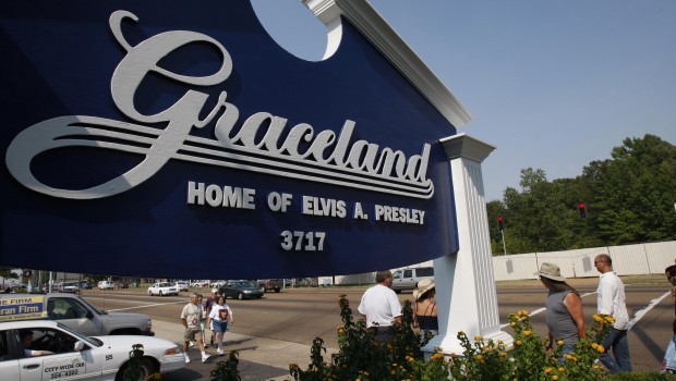 Kanye West vuole comprare Graceland, la casa di Elvis Presley?