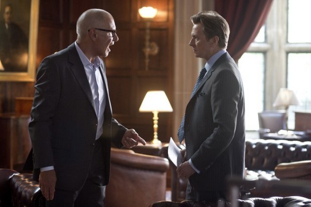 Il potere dei soldi – trailer italiano, clip e nuove immagini del thriller con Harrison Ford e Gary Oldman