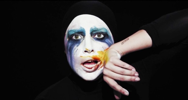 Play.me – canzoni più ascoltate online 28 Agosto 2013: Applause di Lady GaGa batte Roar di Katy Perry e debutta in vetta