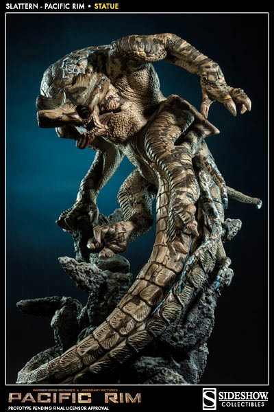 Pacific Rim – foto nuova statua del kaiju Slattern