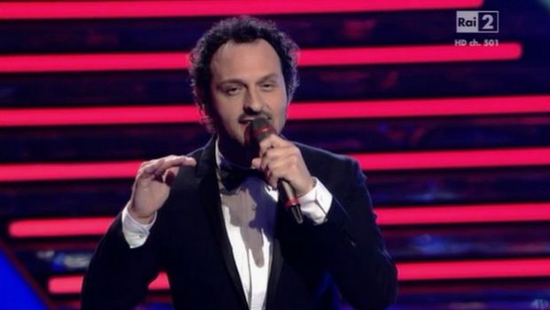 Ricomincio da me, su Canale 5 un film-tv su Massimo Troisi. Fabio Troiano nei panni del protagonista
