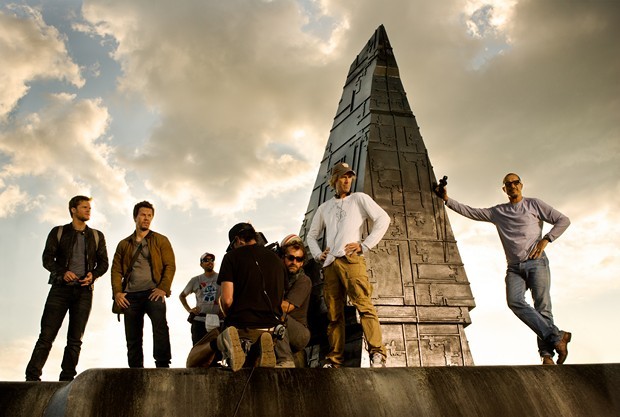 Transformers 4 – prima immagine ufficiale con Michael Bay e Mark Wahlberg