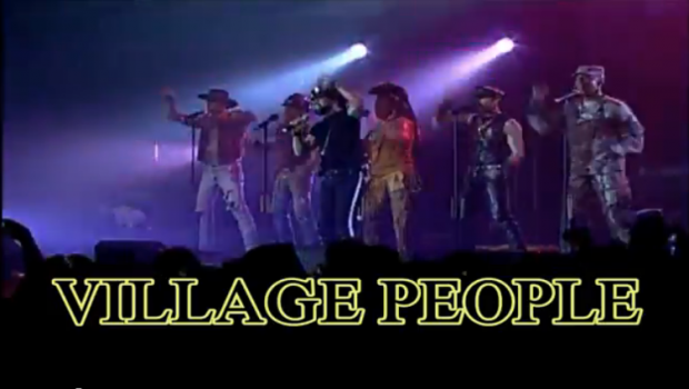 Village People ritornano con Let’s Go Back To The Dance Floor (video)