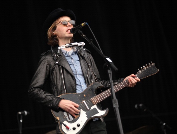 Beck, Gimme è il nuovo singolo