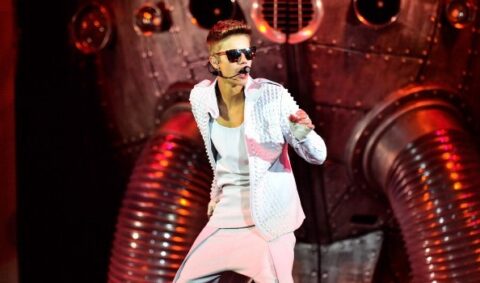 Justin Bieber, nuovo singolo a ottobre e un film speciale a Natale 2013