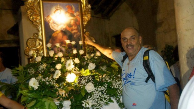 Le Iene, Paolo Brosio infuriato per una finta telefonata di Papa Francesco