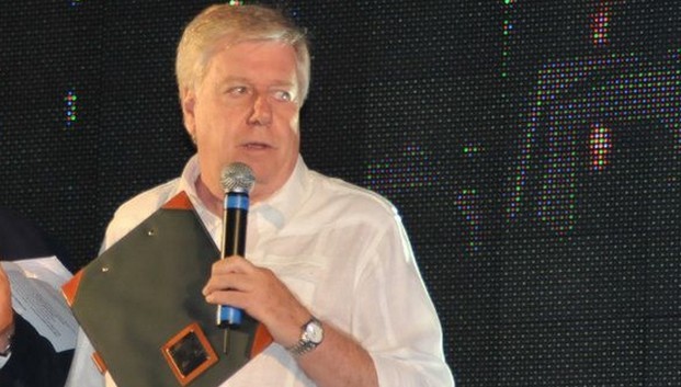 Claudio Lippi si sente “cancellato dalla tv” come lo fu Enzo Biagi. E stuzzica la Venier: “Tutti usano finché servi…”