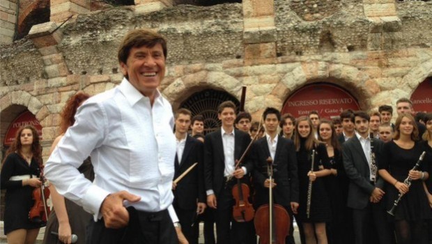 Gianni Morandi Live in Arena: 40 canzoni, 100 orchestrali e… Jovanotti?