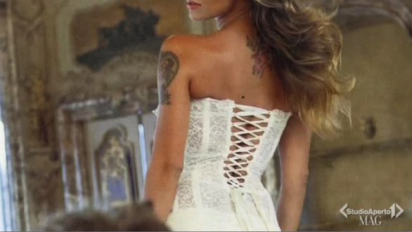 Matrimonio di Belen, Padre Benigno a Vita in diretta e Pomeriggio Cinque unificati. D’Urso piccata: “Io non c’ho entrature con loro”
