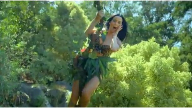 Classifica musica americana 5 Settembre 2013: Roar di Katy Perry conquista la vetta dei singoli, gli Avenged Sevenfold debuttano primi negli album