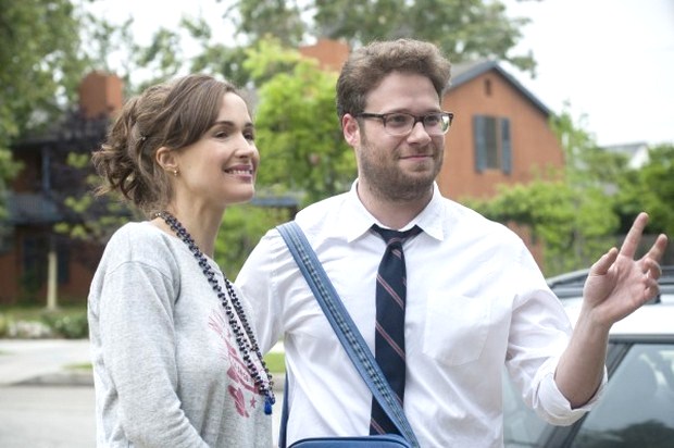 Neighbors – immagini della commedia con Seth Rogen e Zac Efron