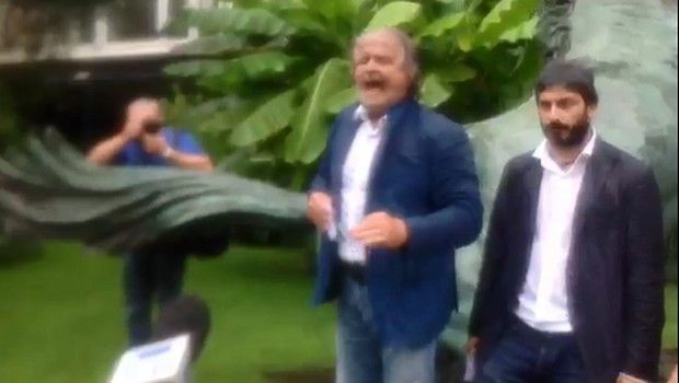 #OccupyRai, Beppe Grillo a Viale Mazzini incontra Gubitosi (VIDEO)