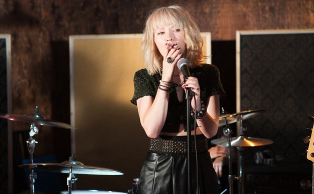 Plush – video musicale della colonna sonora con Emily Browning