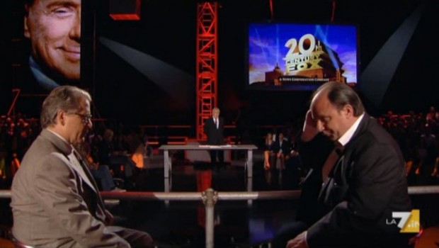 Servizio Pubblico, prima puntata: l’approfondimento c’è, ma il docudrama in diretta è un flop