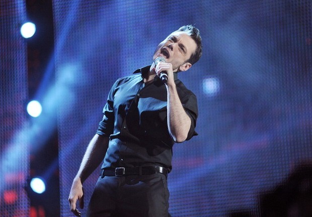 Tiziano Ferro satanista? Ritorna la polemica sui messaggi subliminali contenuti in Indietro
