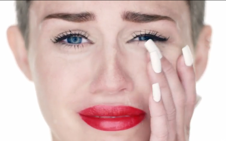 Miley Cyrus, Wrecking Ball: Director’s Cut video, testo e traduzione