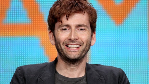 Serie tv 2013-14, casting: David Tennant nel remake di Broadchurch, Amber Tamblyn regular in Due uomini e mezzo