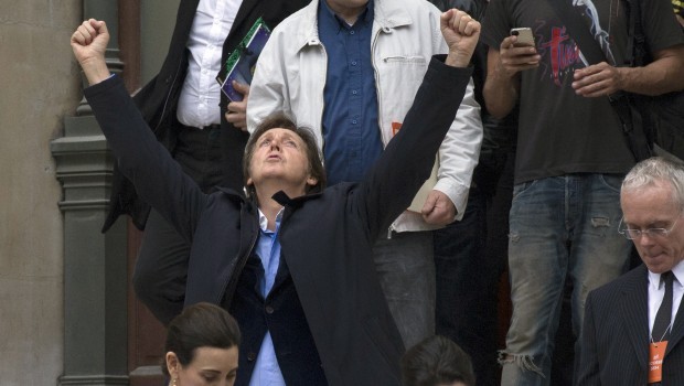 Paul McCartney ringrazia con una lettera due fan dei Beatles. Quarant’anni dopo.
