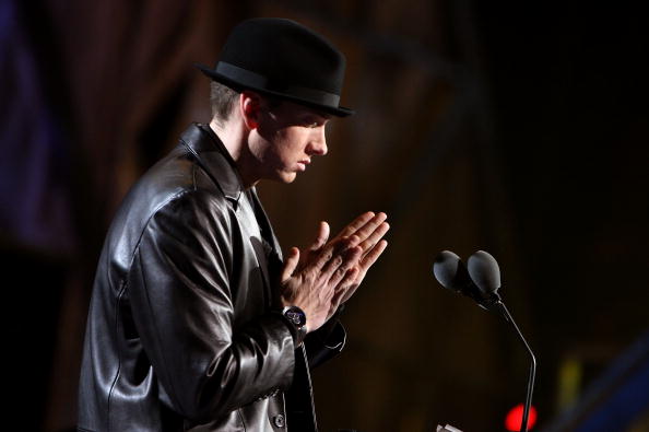 Eminem, Survival: testo, traduzione e video della canzone di Call Of Duty