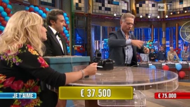 Affari tuoi, decimo anniversario la seconda puntata: vinti 75mila euro