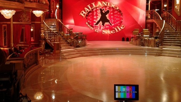 Ballando con le stelle 2013, conferenza stampa, Leone: “Partiamo in ritardo, ma Italia’s Got talent non è cresciuta negli ascolti”