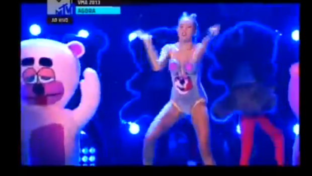 Ballerina ai VMA 2013 contro Miley Cyrus: “Mi hanno usata solo perché sono bassa!”