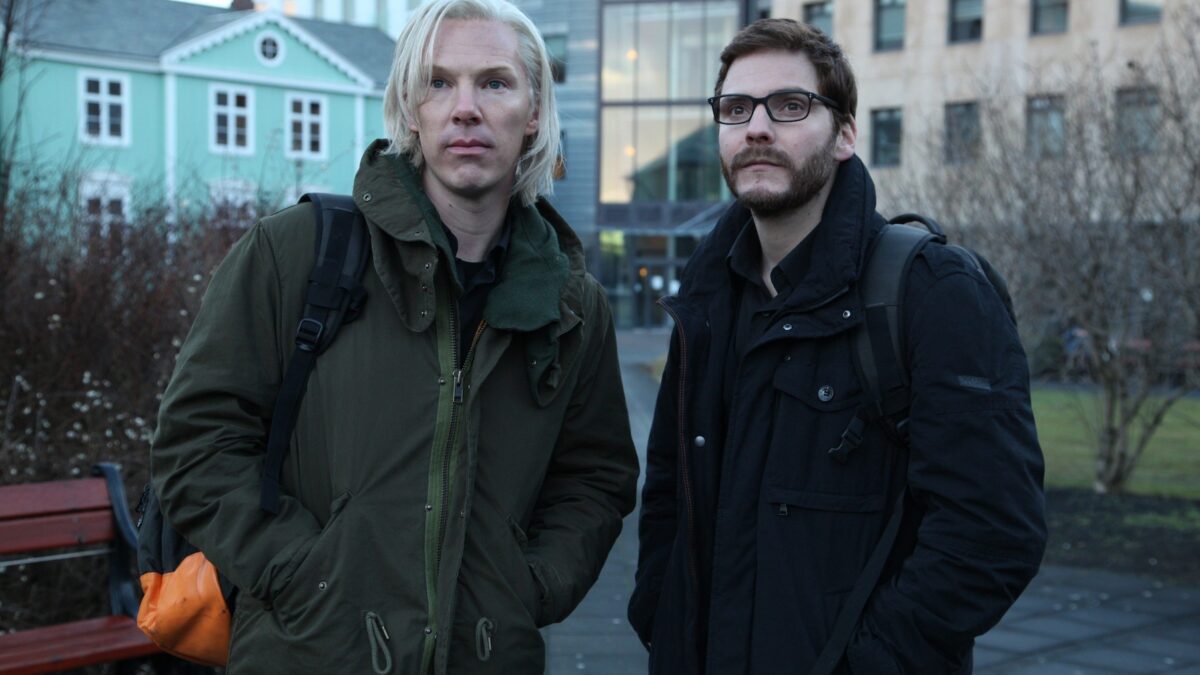 Il quinto potere: il trailer italiano del biopic su Julian Assange con Benedict Cumberbatch