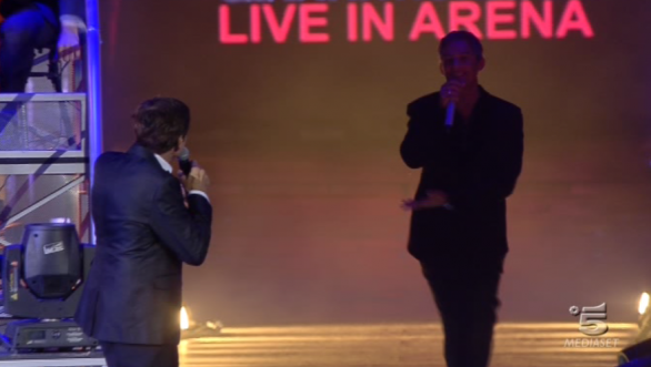 Morandi Live in Arena, Fiorello porta a casa l’evento con il più grande spettacolo, altro che Edicola
