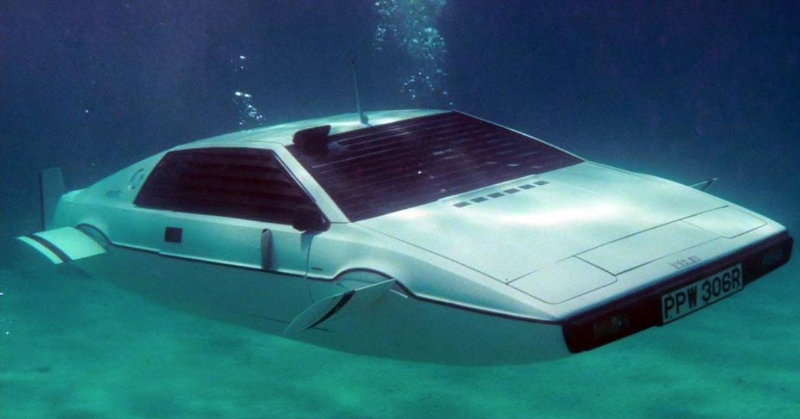 La Lotus Esprit sommergibile di James Bond acquistata per 900 mila dollari