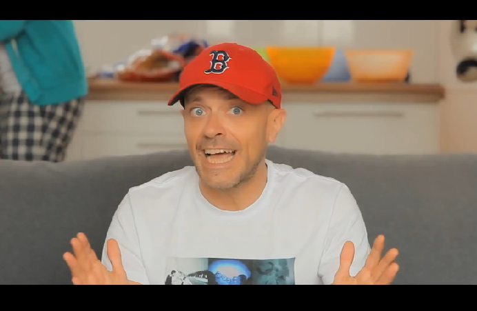 Max Pezzali, Ragazzo inadeguato video ufficiale e testo