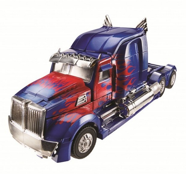 Transformers 4 – immagini della prima action figure di Optimus Prime